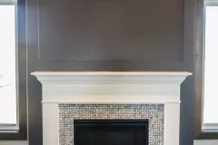 HNG_fireplace_with_white_mantel_